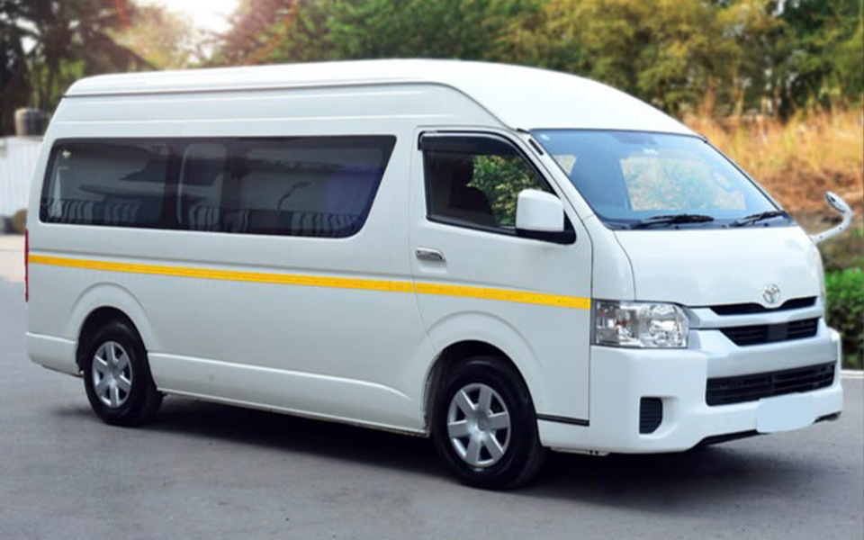 Toyota Commuter (Luxury Van) 10 Seater